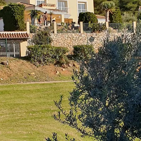 With Pool And Boule Right On Alhaurin Golf Villa Malaga