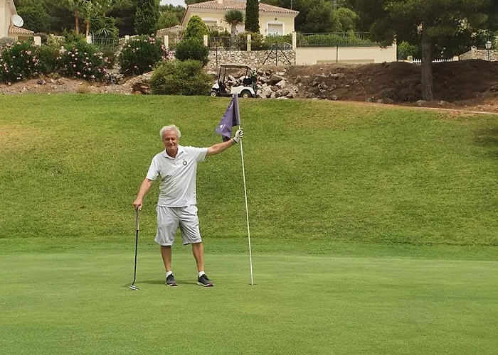 With Pool And Boule Right On Alhaurin Golf Villa *